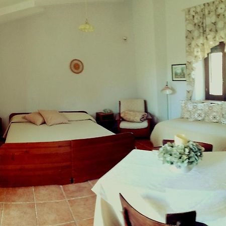 Agriturismo Tre Santi Villa Падула Екстериор снимка