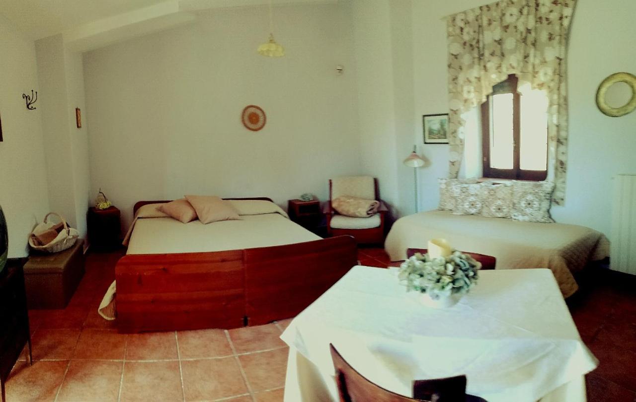 Agriturismo Tre Santi Villa Падула Екстериор снимка