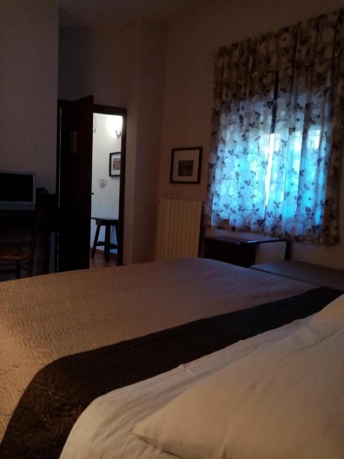 Agriturismo Tre Santi Villa Падула Екстериор снимка