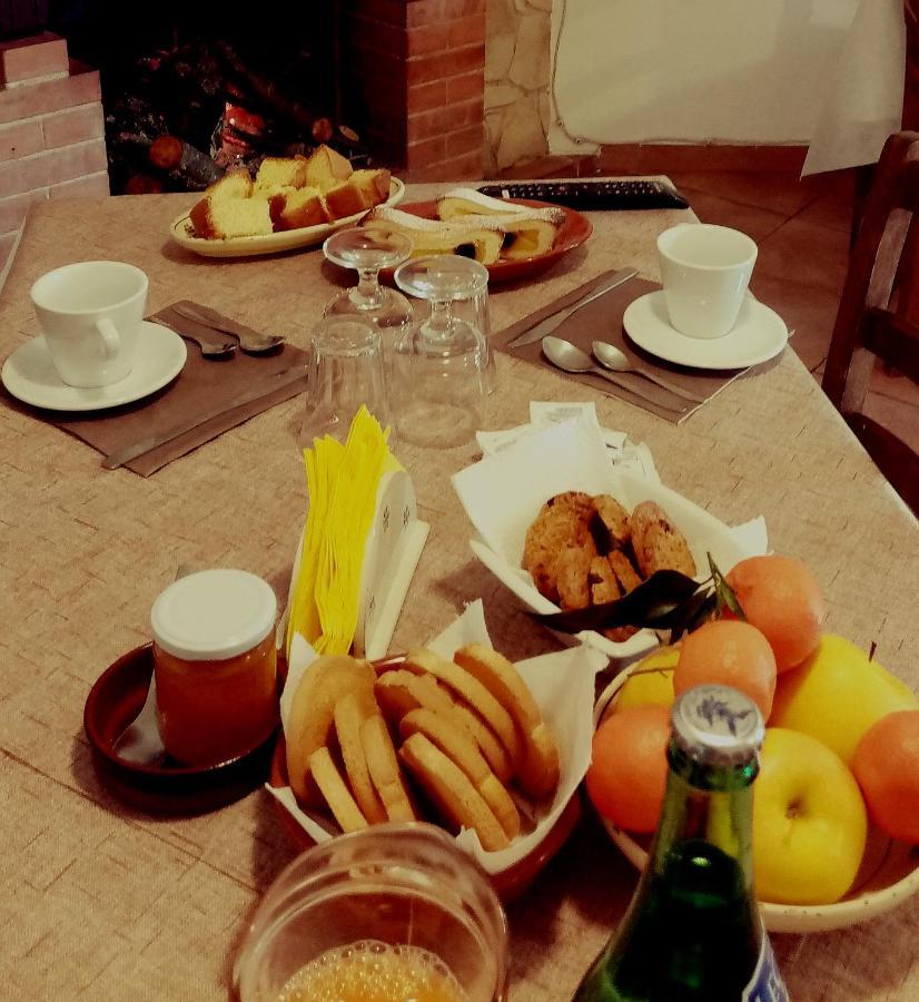 Agriturismo Tre Santi Villa Падула Екстериор снимка