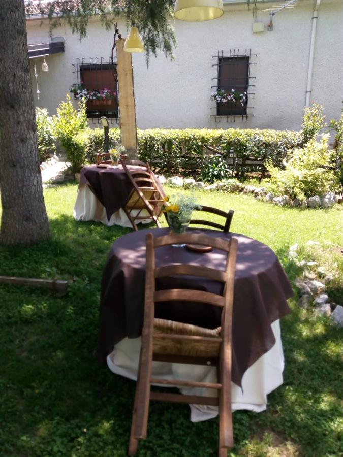Agriturismo Tre Santi Villa Падула Екстериор снимка